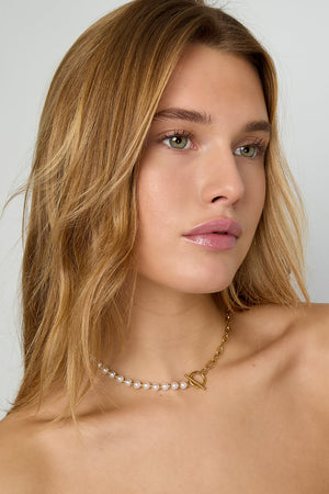 Nancy Patrice | Perlen-Gliederkette mit Frontverschluss – Gold
