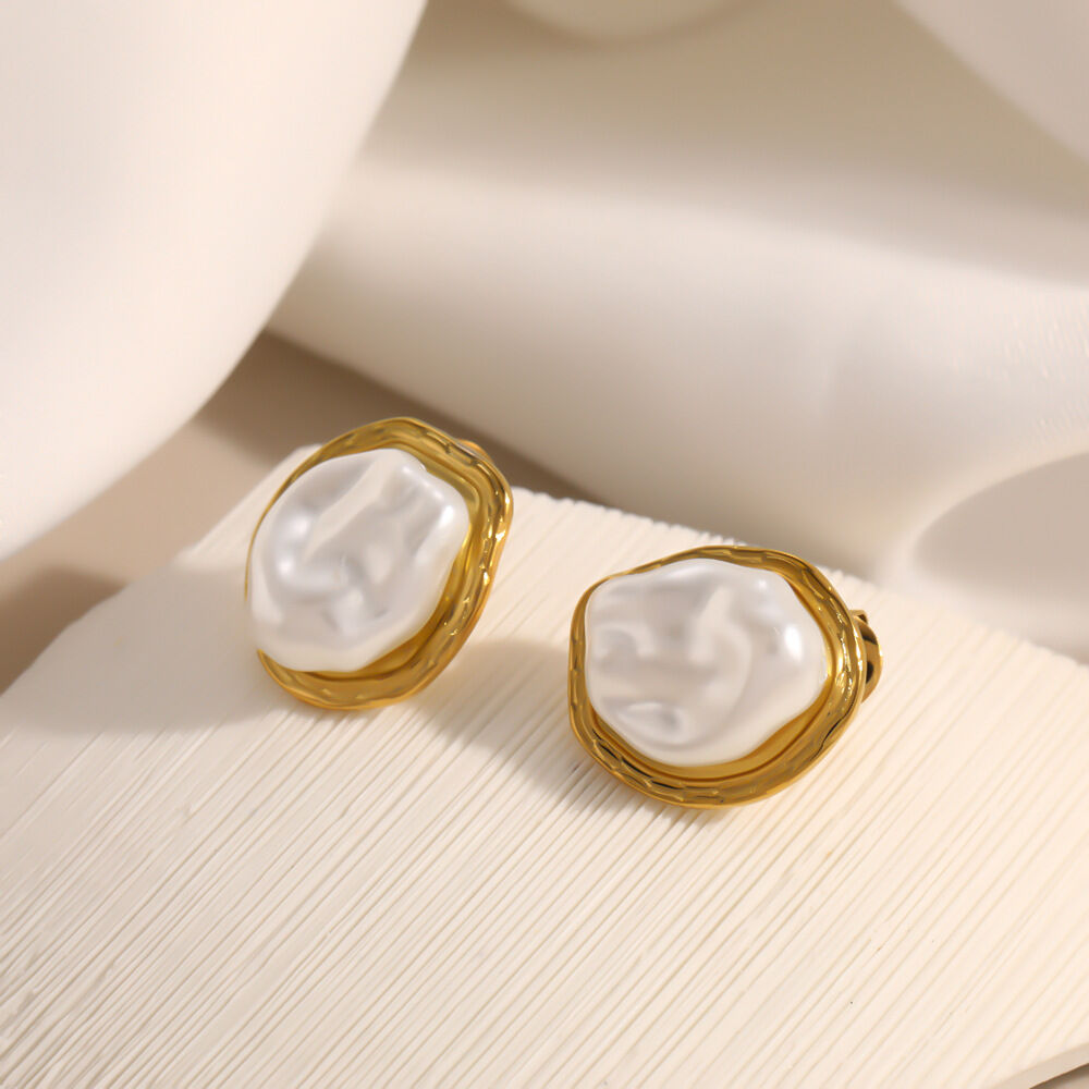 Nancy Patrice | Elegance Irregular Ohrstecker – Gold