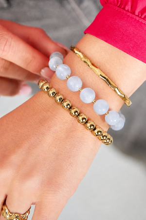 Nancy Patrice | Azure Perlen-Armbandset – Gold & Hellblau