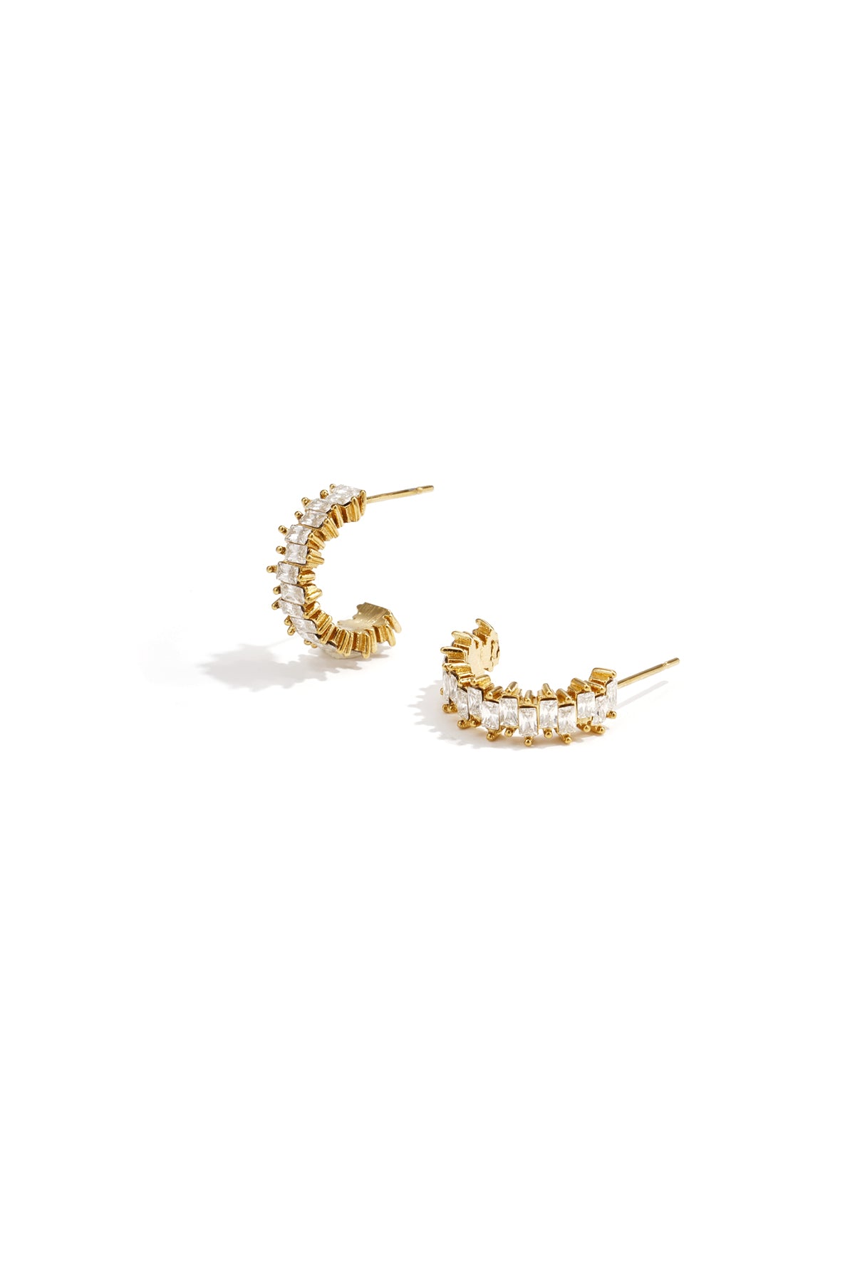 Nancy Patrice | Strahlende Baguette-Creolen – Gold
